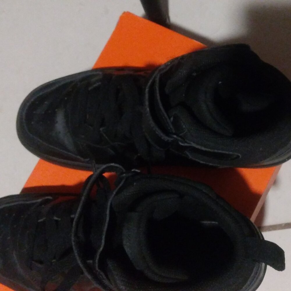 Shoes(Sneakers)